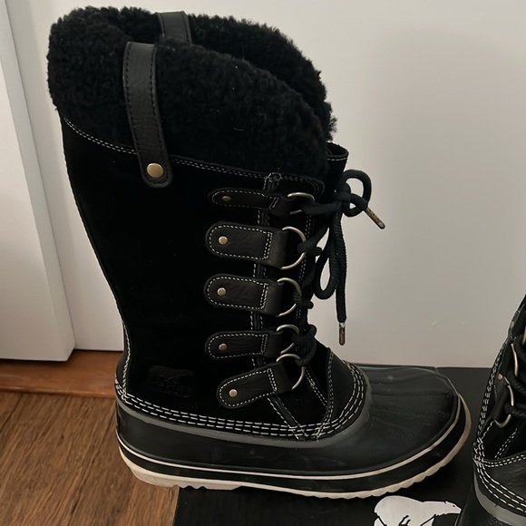 Sorel boots - Picture 3 of 4